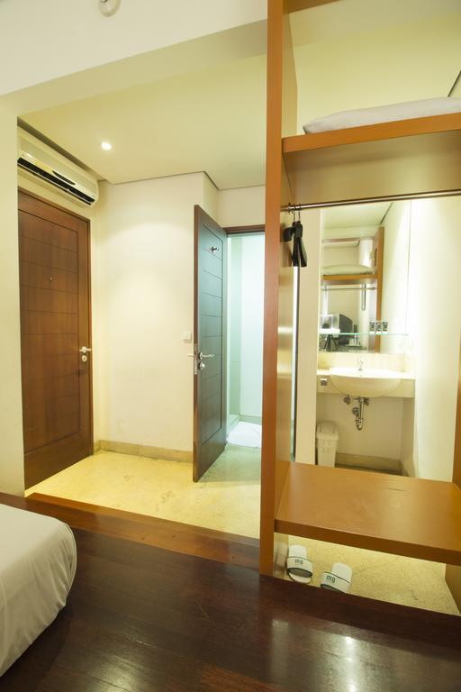 Hotel Reddoorz @ Gegerkalong Girang à Bandung Extérieur photo